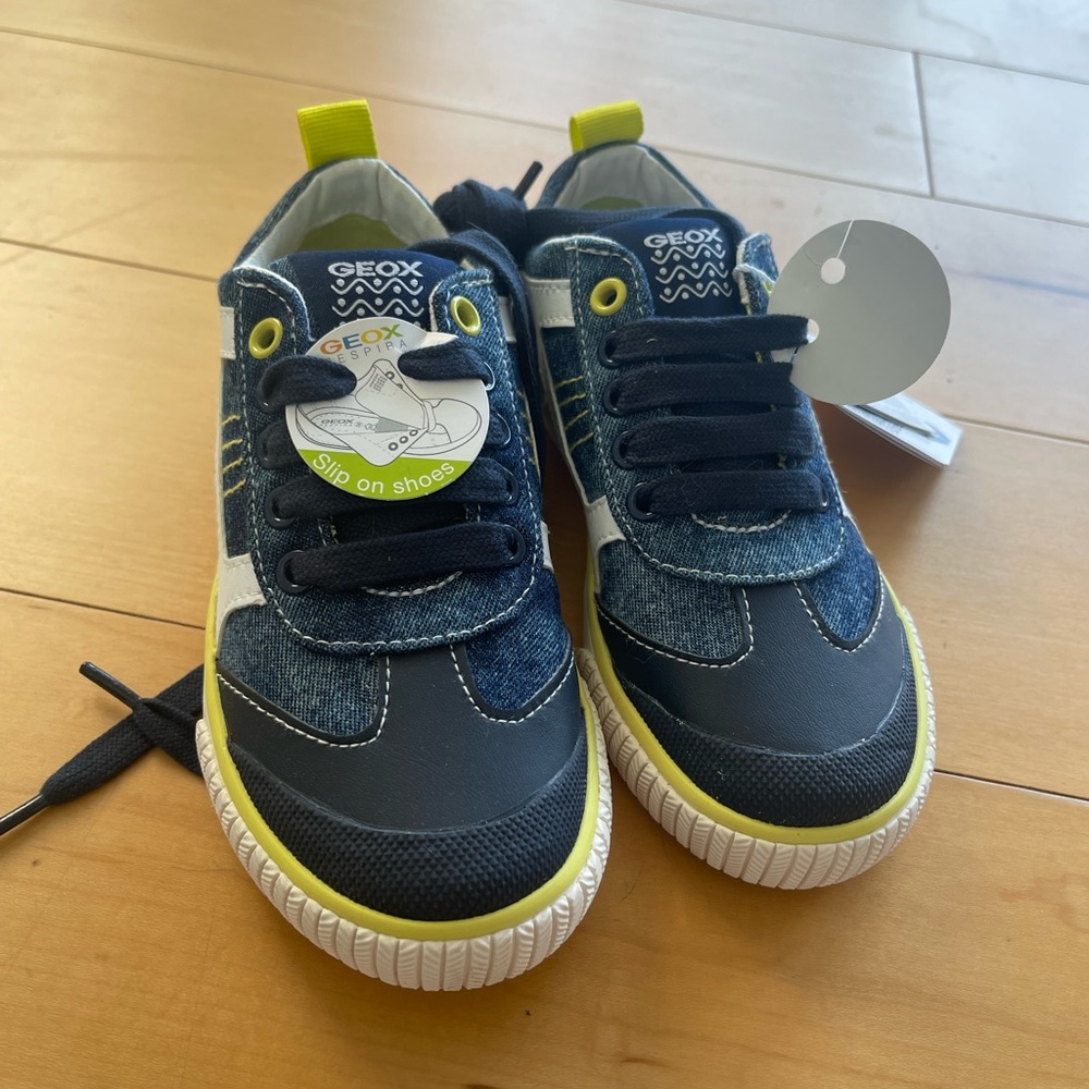 Boys GEOX Sneakers - US Size 11